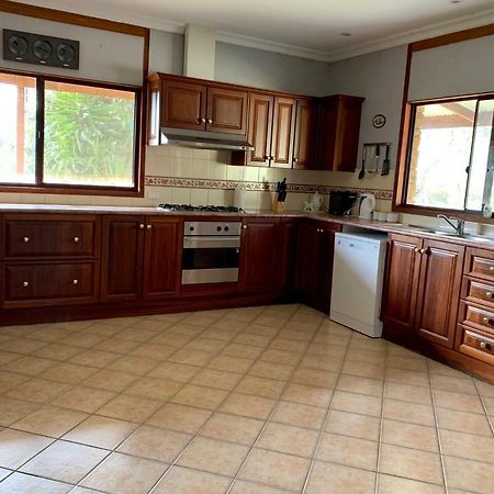 Bee'S Place - 3 Bedroom Home On 10 Acres Of Land With Distant Ocean Views Emu Bay Kültér fotó