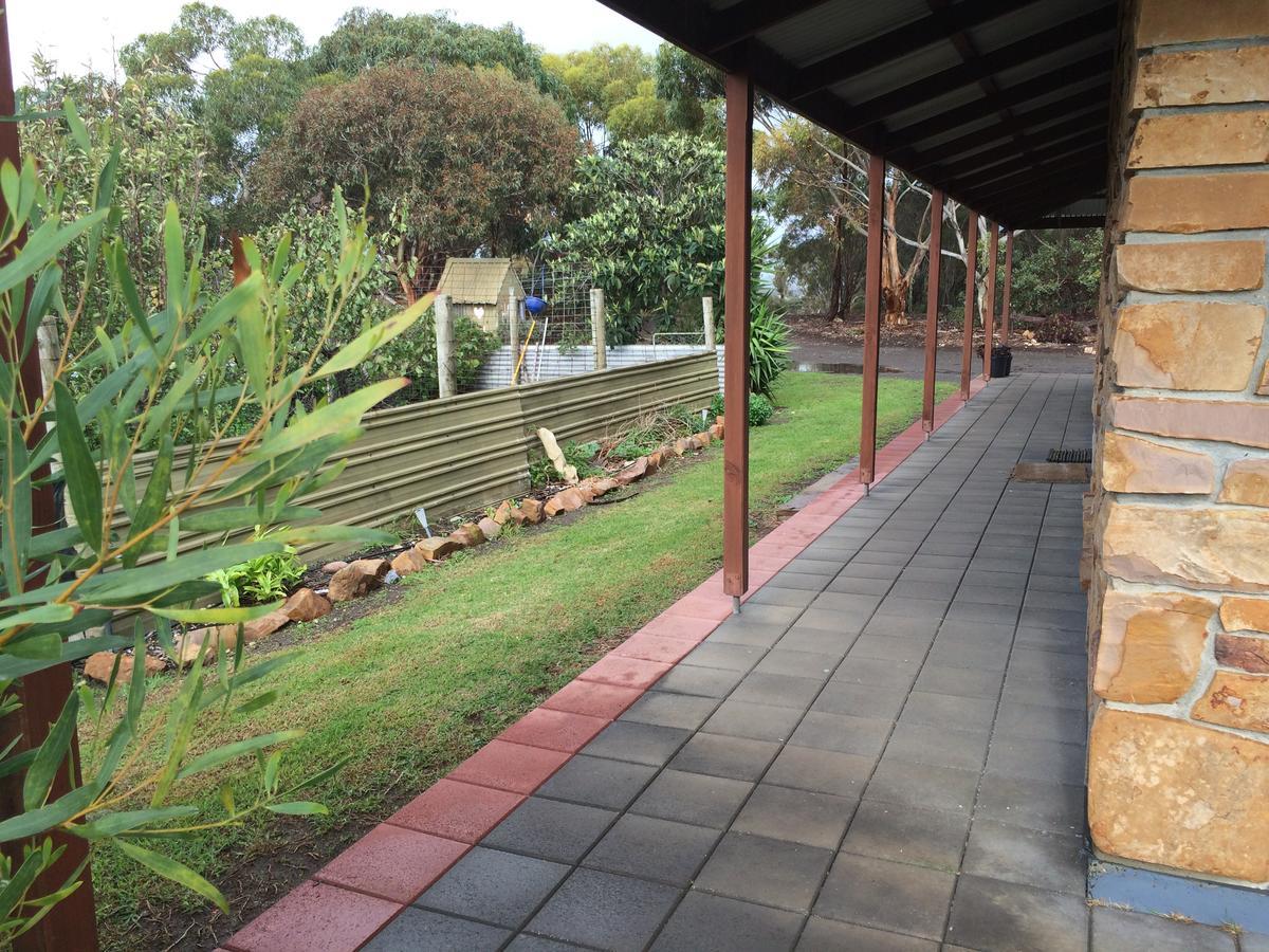 Bee'S Place - 3 Bedroom Home On 10 Acres Of Land With Distant Ocean Views Emu Bay Kültér fotó