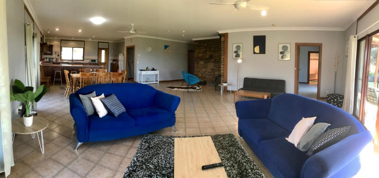 Bee'S Place - 3 Bedroom Home On 10 Acres Of Land With Distant Ocean Views Emu Bay Kültér fotó