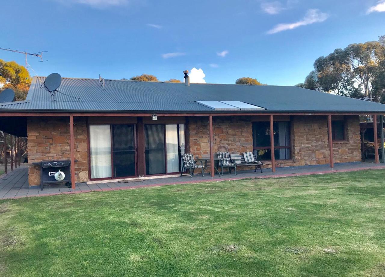 Bee'S Place - 3 Bedroom Home On 10 Acres Of Land With Distant Ocean Views Emu Bay Kültér fotó