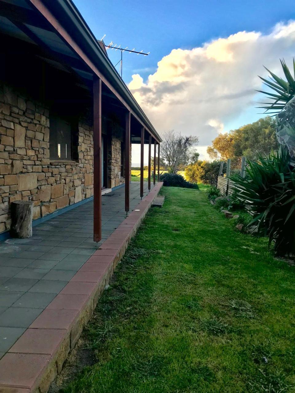 Bee'S Place - 3 Bedroom Home On 10 Acres Of Land With Distant Ocean Views Emu Bay Kültér fotó