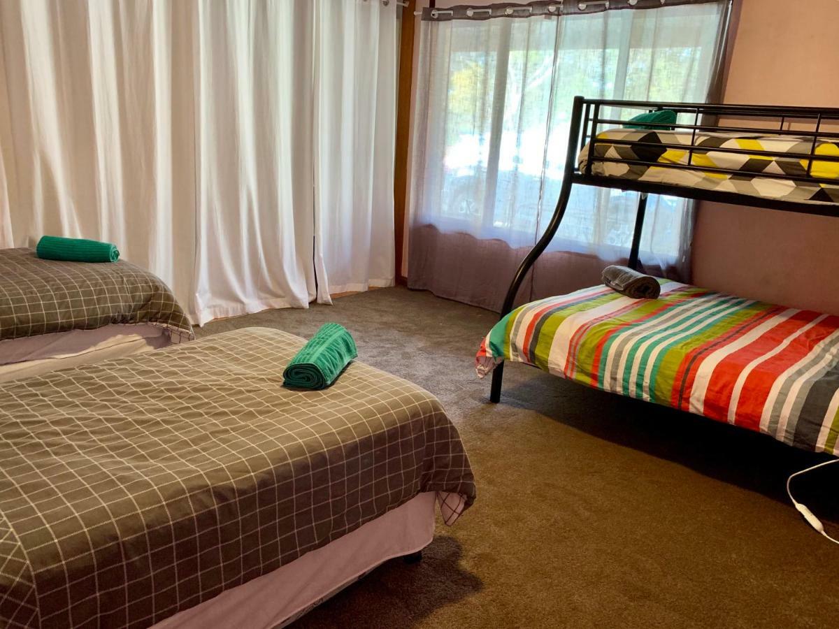 Bee'S Place - 3 Bedroom Home On 10 Acres Of Land With Distant Ocean Views Emu Bay Kültér fotó